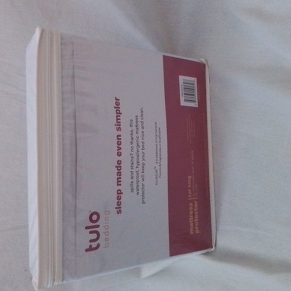 NEW Tulo Smooth Waterproof Mattress Protector - Picture 3 of 7